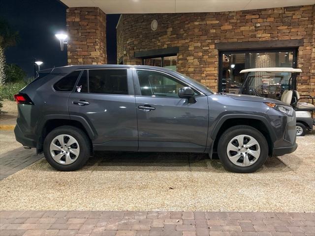 2022 toyota rav4 le