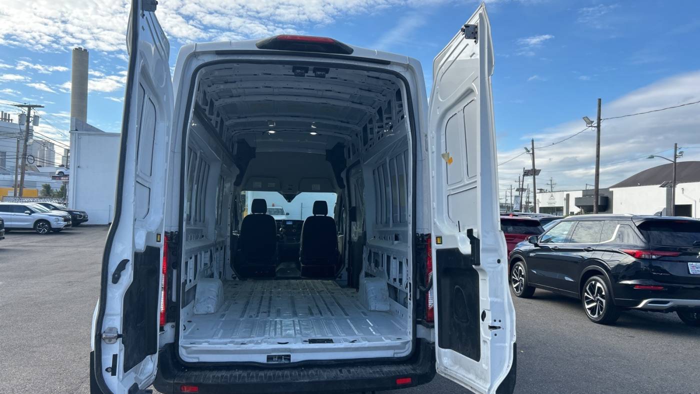 2023 ford transit 250