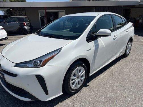 2019 toyota prius