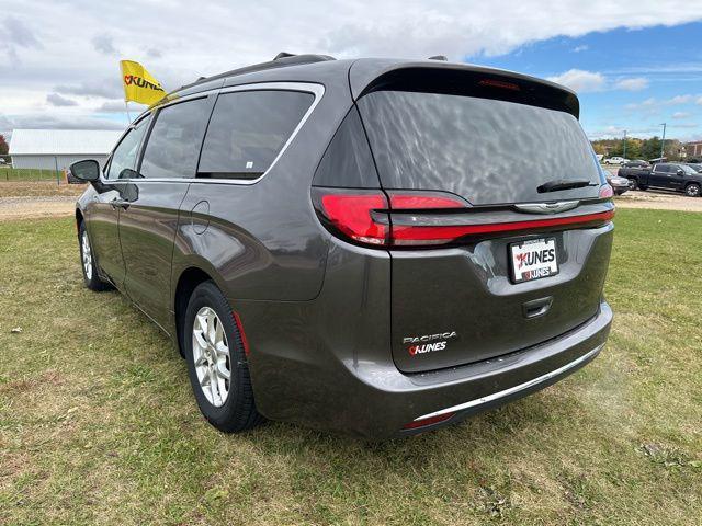2022 chrysler pacifica touring l