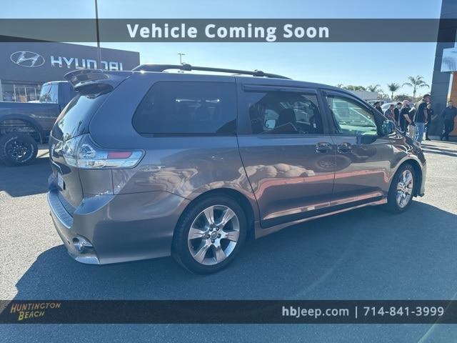 2012 toyota sienna base