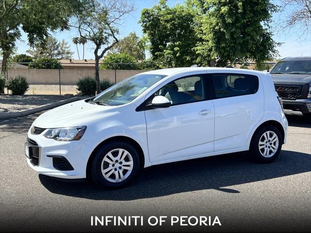 2020 chevrolet sonic fwd hatchback 1fl 5-door