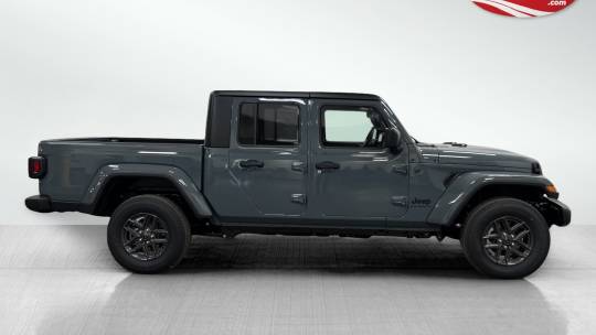 2024 Jeep Gladiator