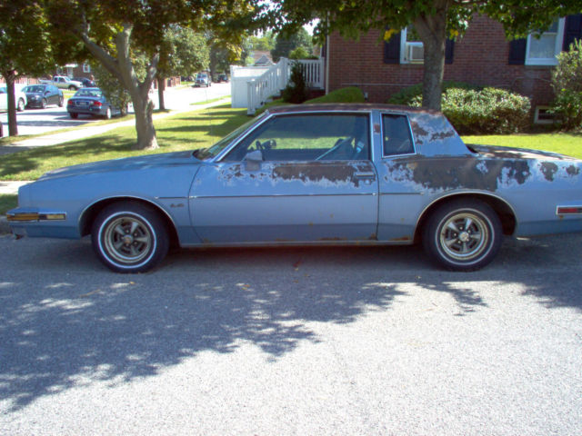 1983 pontiac grand prix base coupe 2-door 3.8l