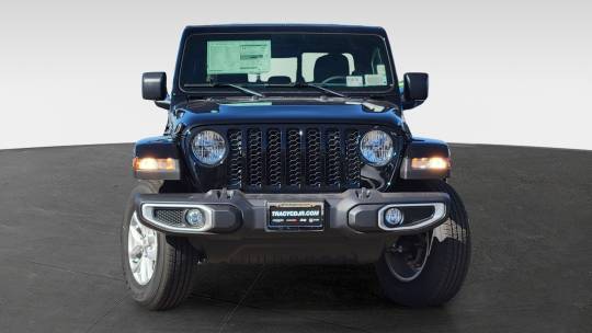 2023 Jeep Gladiator