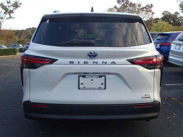 2022 toyota sienna xle