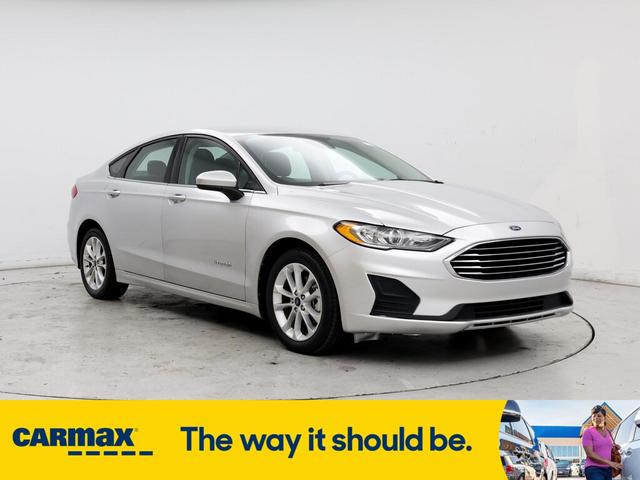2019 ford fusion hybrid se