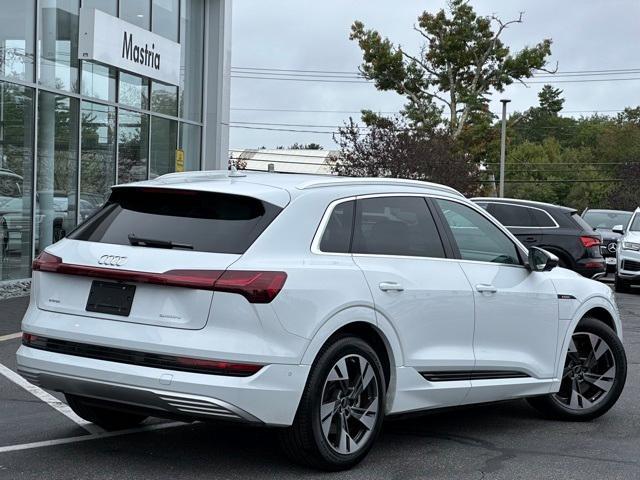 2022 audi e-tron premium plus
