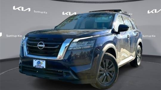 2022 nissan pathfinder sv