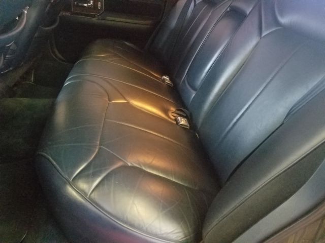 lincoln town car signature series presidential edition