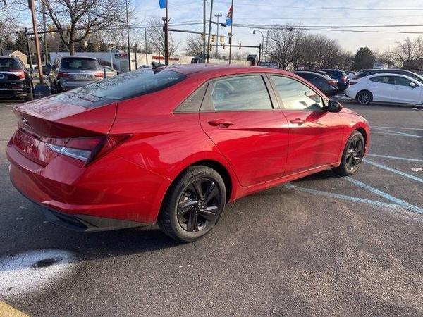 2022 hyundai elantra in livonia, michigan