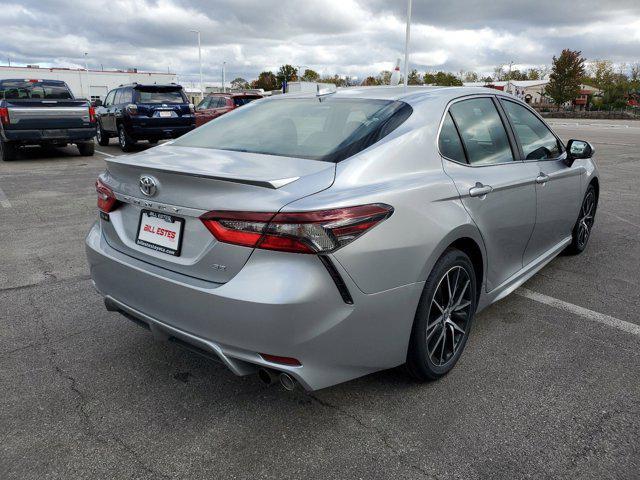 2022 toyota camry se