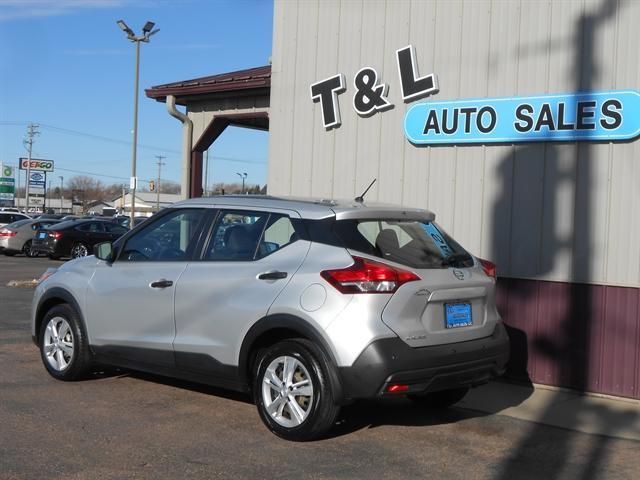 2020 nissan kicks s