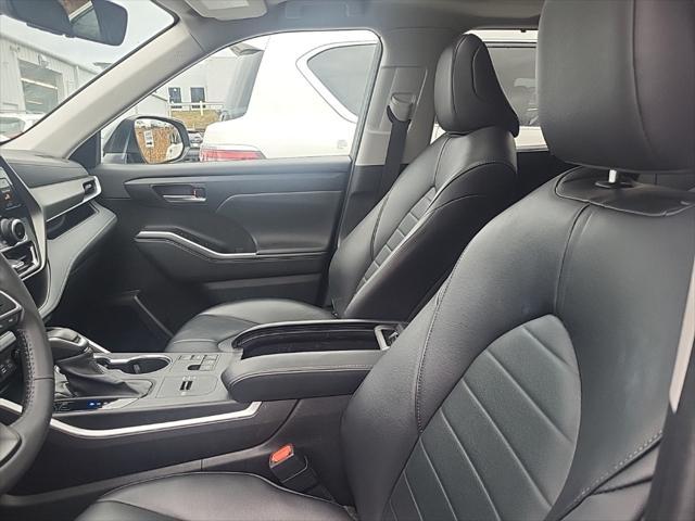 2023 toyota highlander l