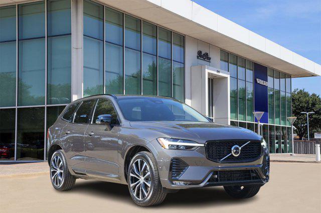 2024 volvo xc60 b5 plus dark theme