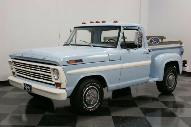 vintage ford pickup! 300ci inline 6, 3 speed manual, great colors, nice!