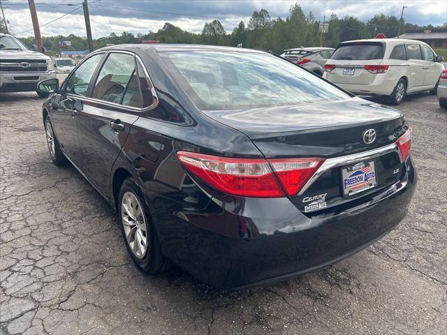2016 toyota camry le