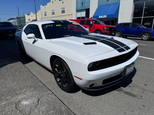 2020 dodge challenger sxt