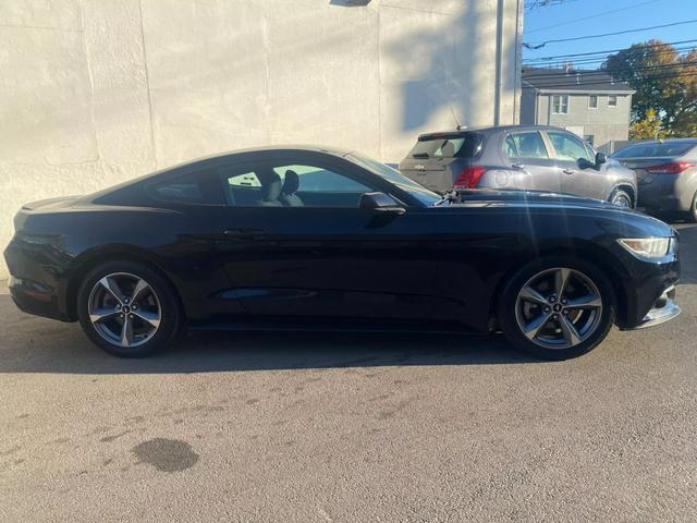 2016 ford mustang v6