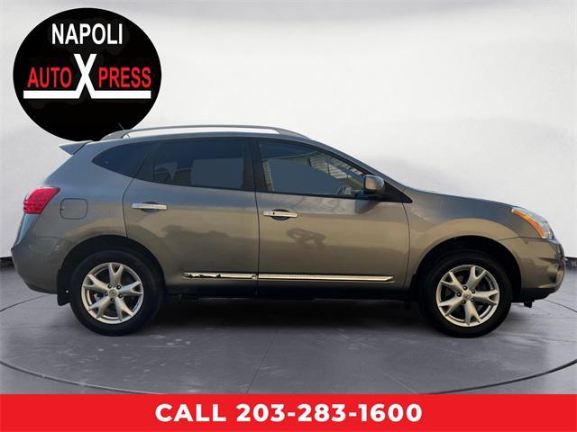 2011 nissan rogue sv