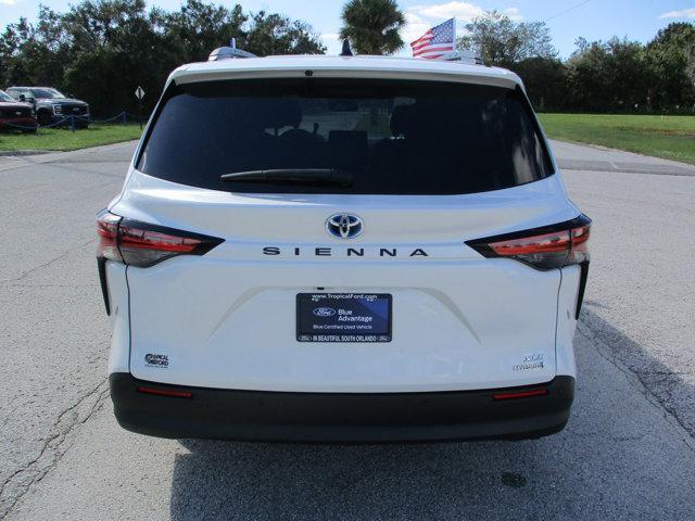2022 toyota sienna xle 8 passenger