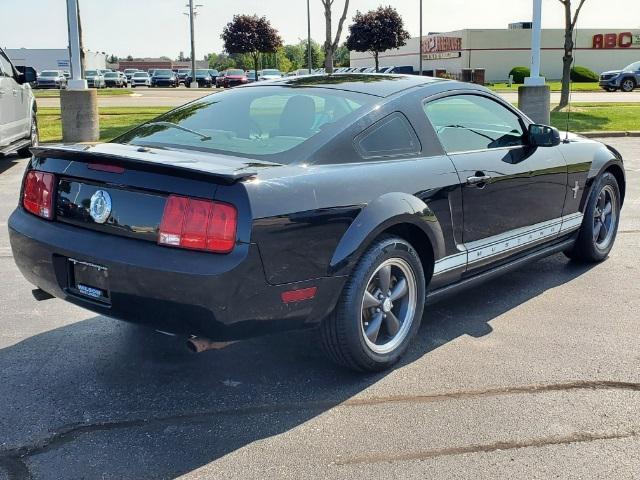 2008 ford mustang deluxe
