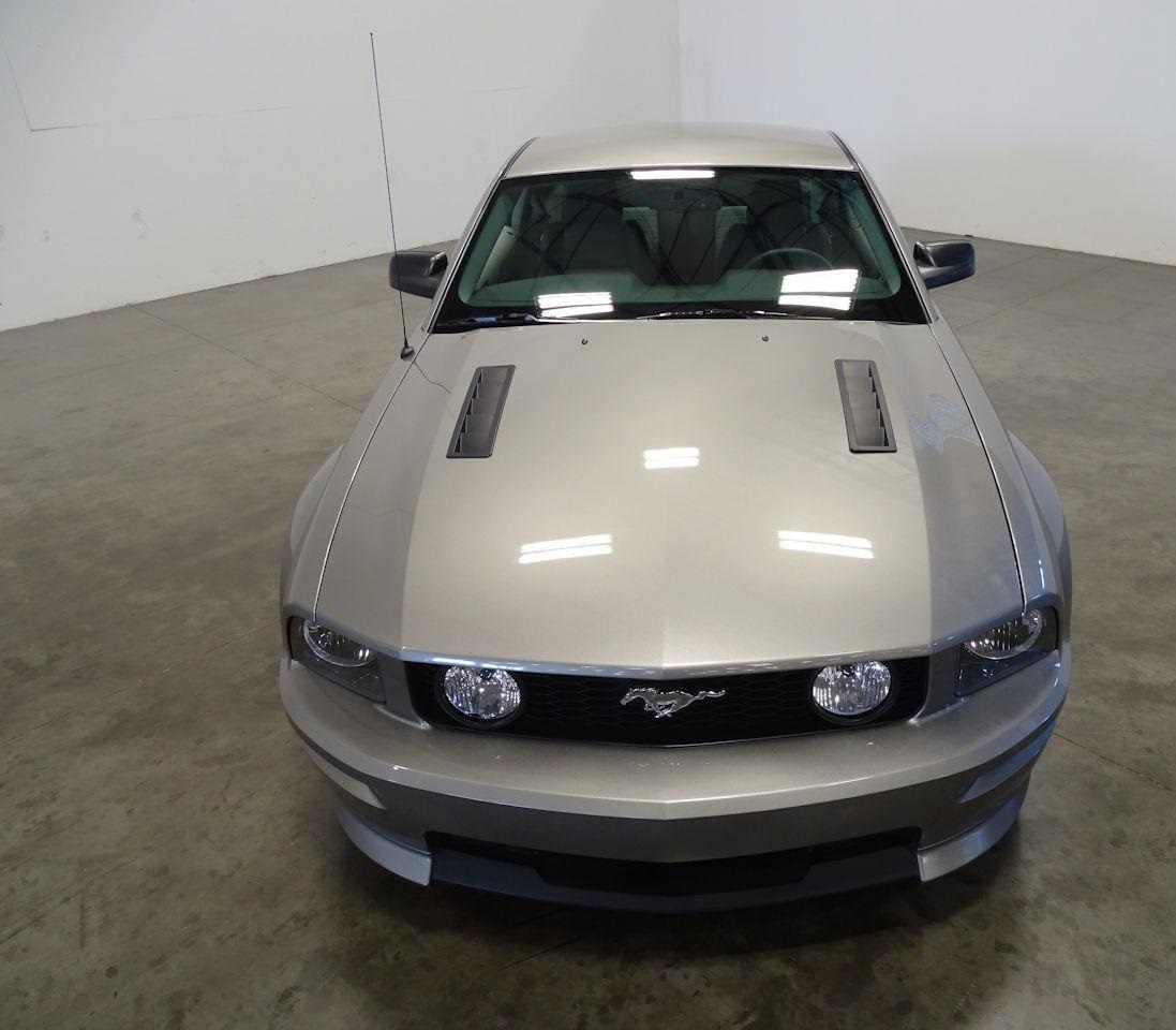 2009 ford mustang