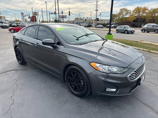 2020 ford fusion se