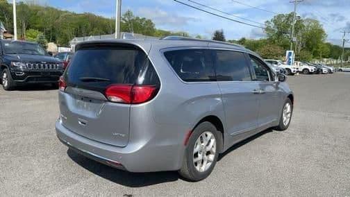 2020 chrysler pacifica limited in brookfield, connecticut