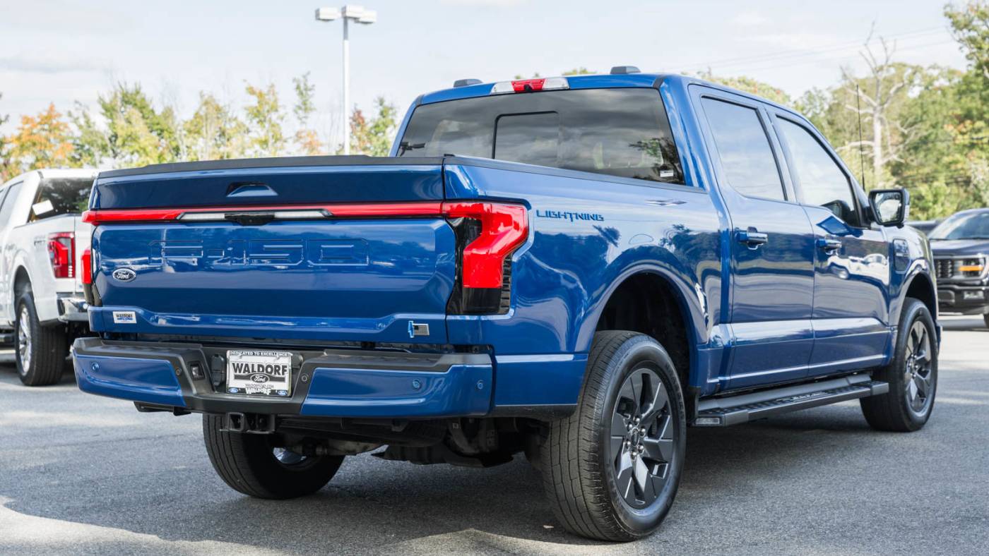 2022 ford f-150 lightning lariat