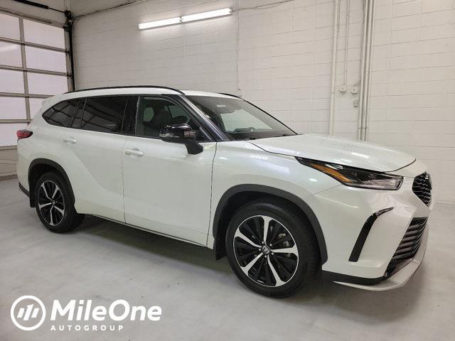 2022 toyota highlander xse