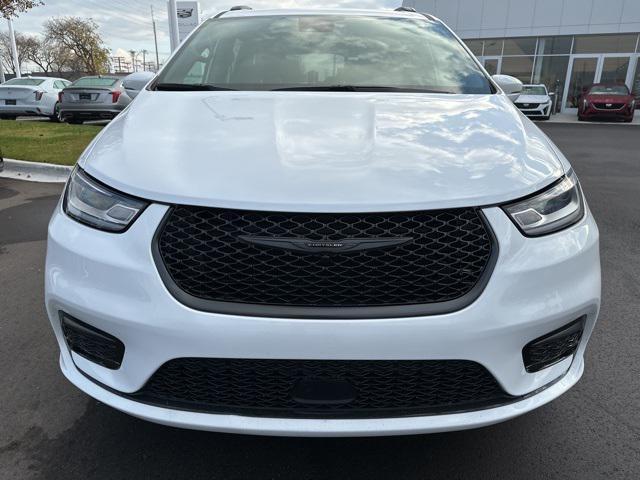 2021 chrysler pacifica touring awd