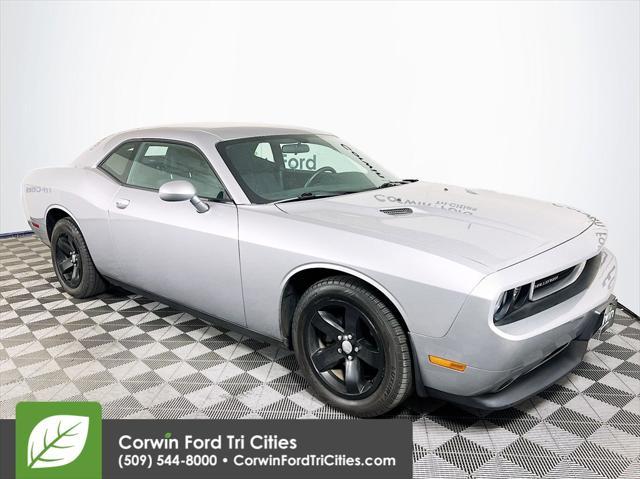 2014 dodge challenger sxt