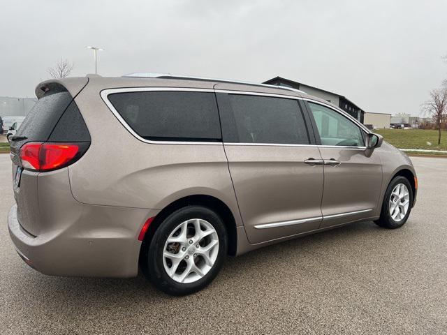 2018 chrysler pacifica touring-l plus