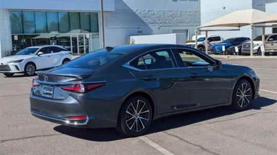 2025 Lexus ES