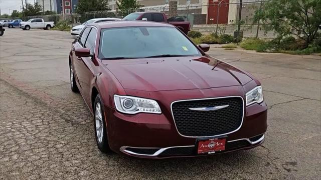 2023 chrysler 300 touring