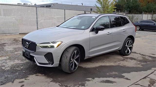 2023 volvo xc60 b5 ultimate dark theme