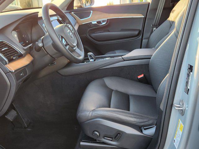 2024 volvo xc90 b5 plus bright theme