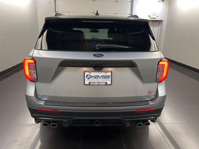 2022 ford explorer st