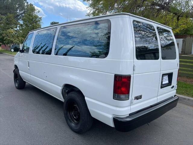 2002 ford e150 base