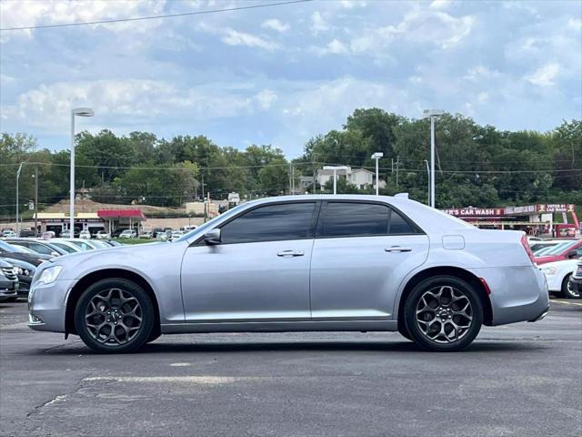 2016 chrysler 300 s