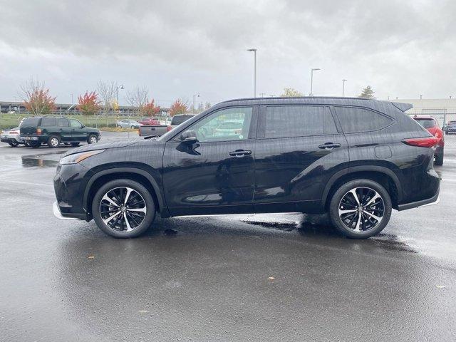 2022 toyota highlander xse