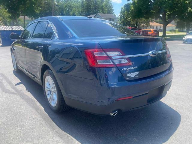 2017 ford taurus se