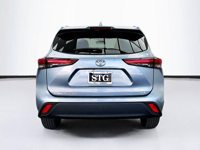 2022 toyota highlander xle