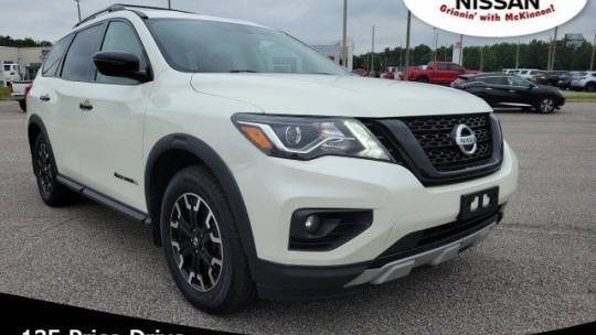 2020 Nissan Pathfinder sv