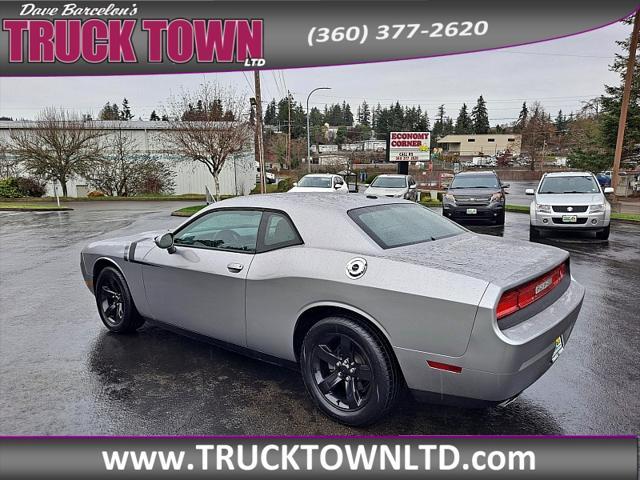2013 dodge challenger sxt