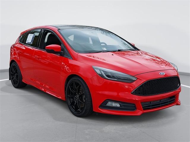 2017 ford focus st base