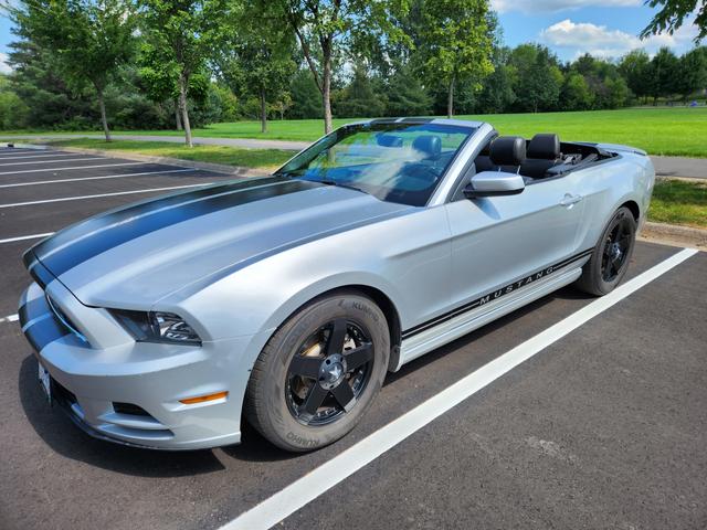 2014 ford mustang v6 premium