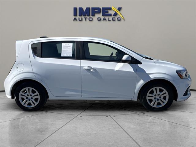 2020 chevrolet sonic fwd hatchback 1fl 5-door