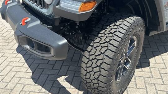 2024 Jeep Gladiator